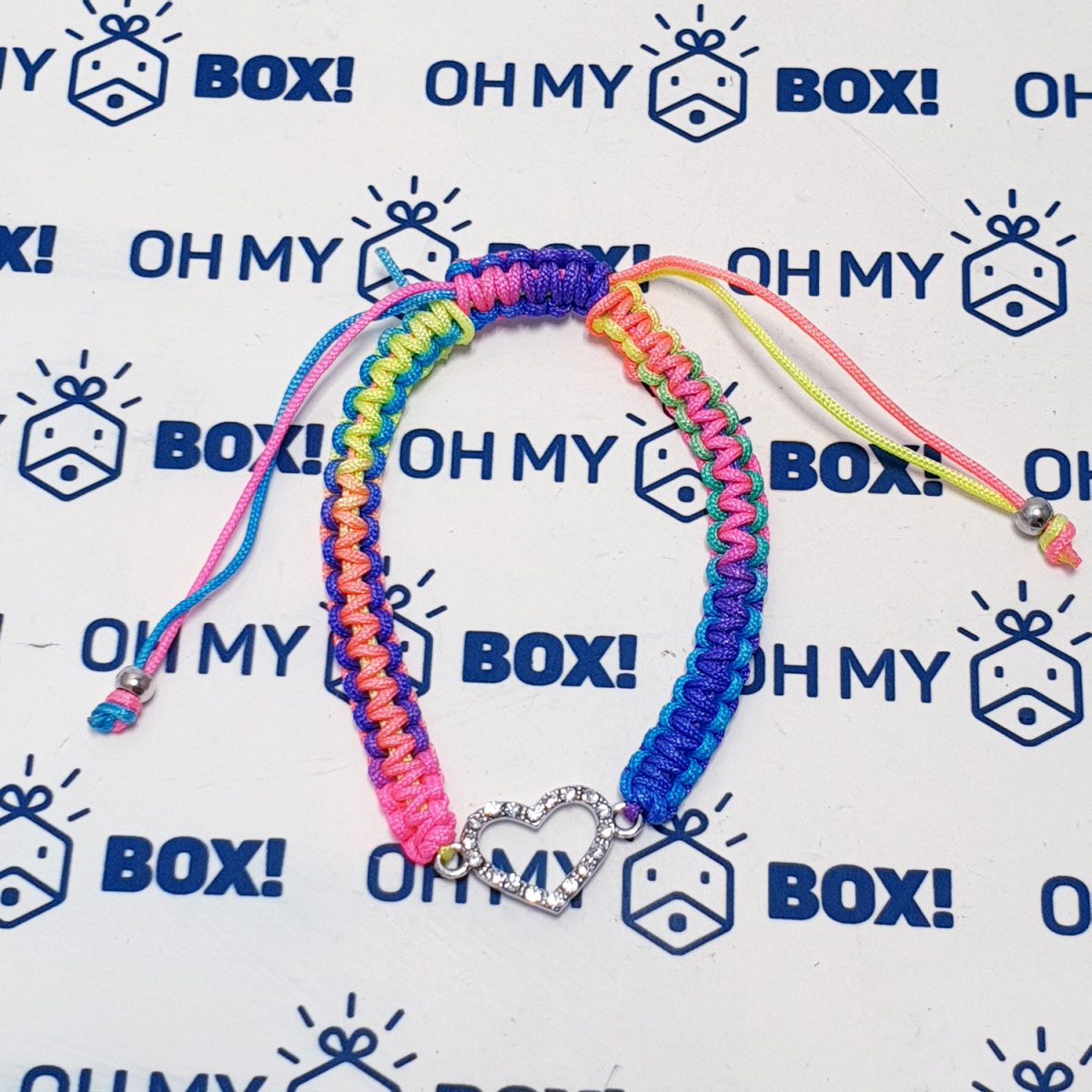 Braided string bracelet - small heart  - Multicolor