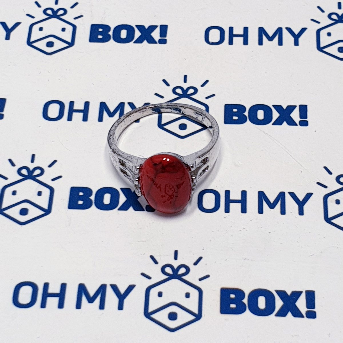 Unisex ring with stone - Maroon