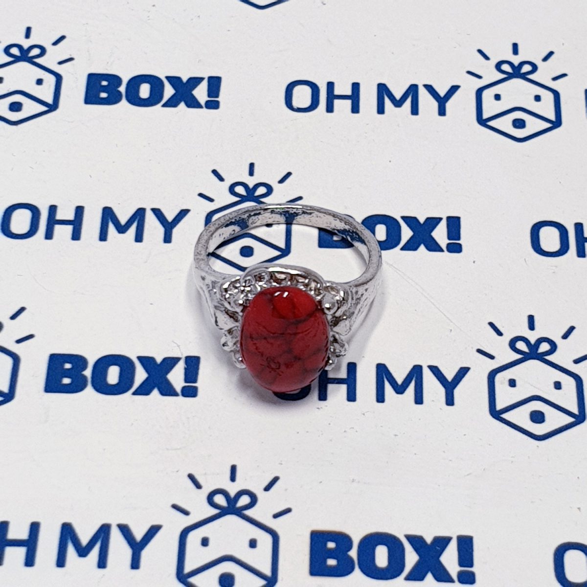 Unisex ring with stone - Maroon