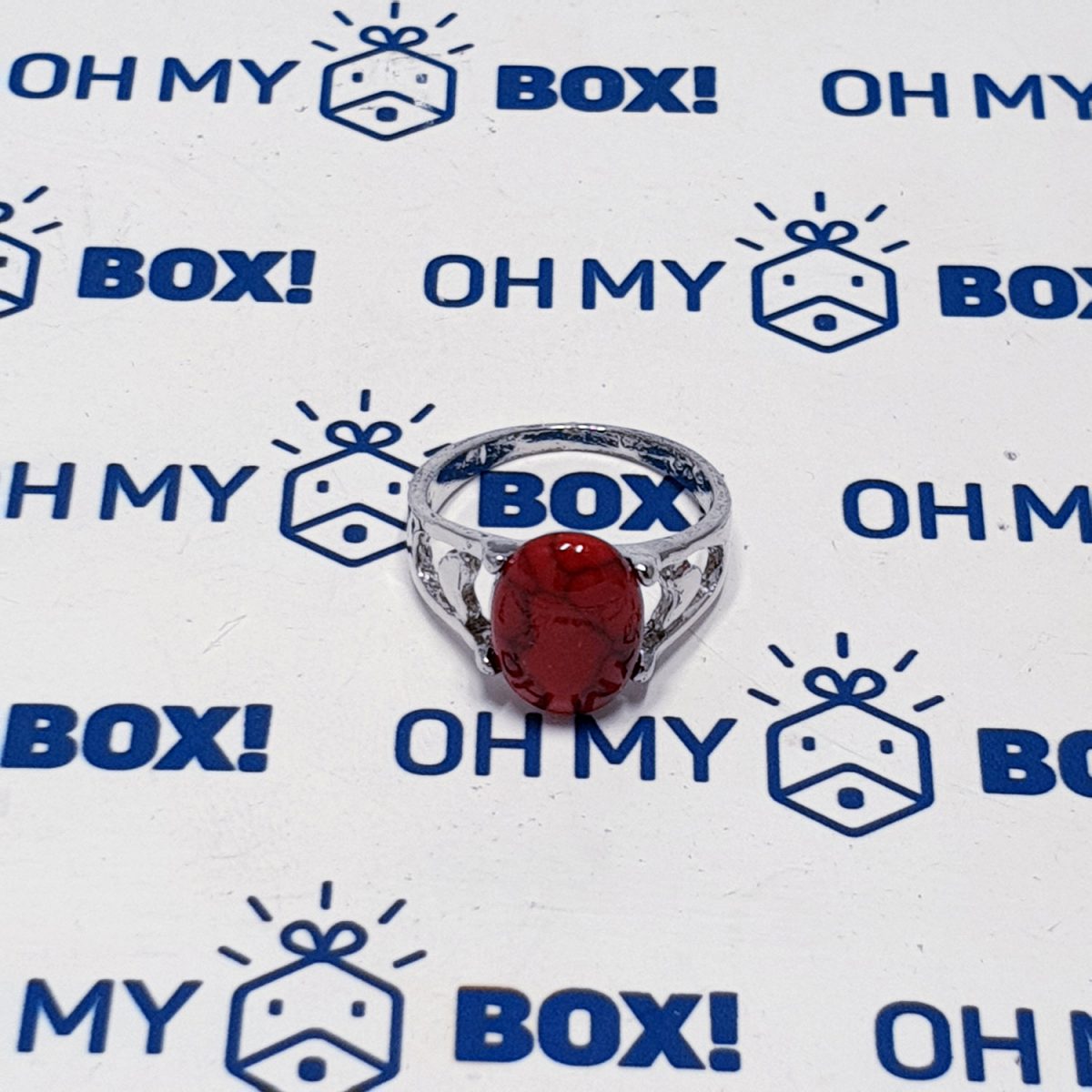 Unisex ring with stone - Maroon