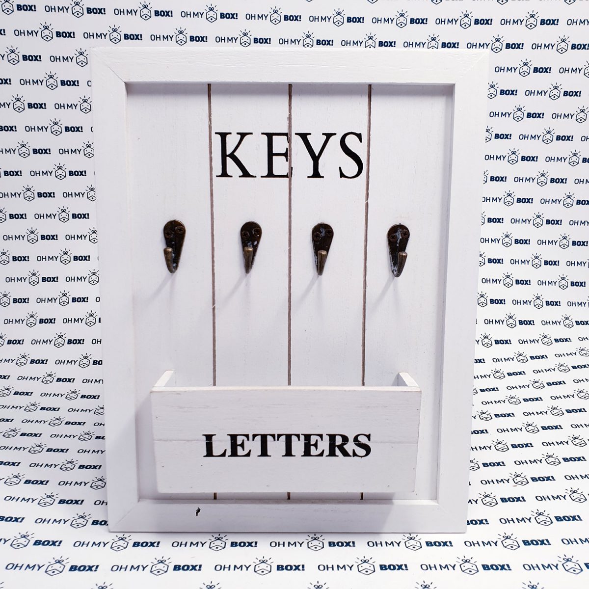 Wooden key hanger with letter holder - White