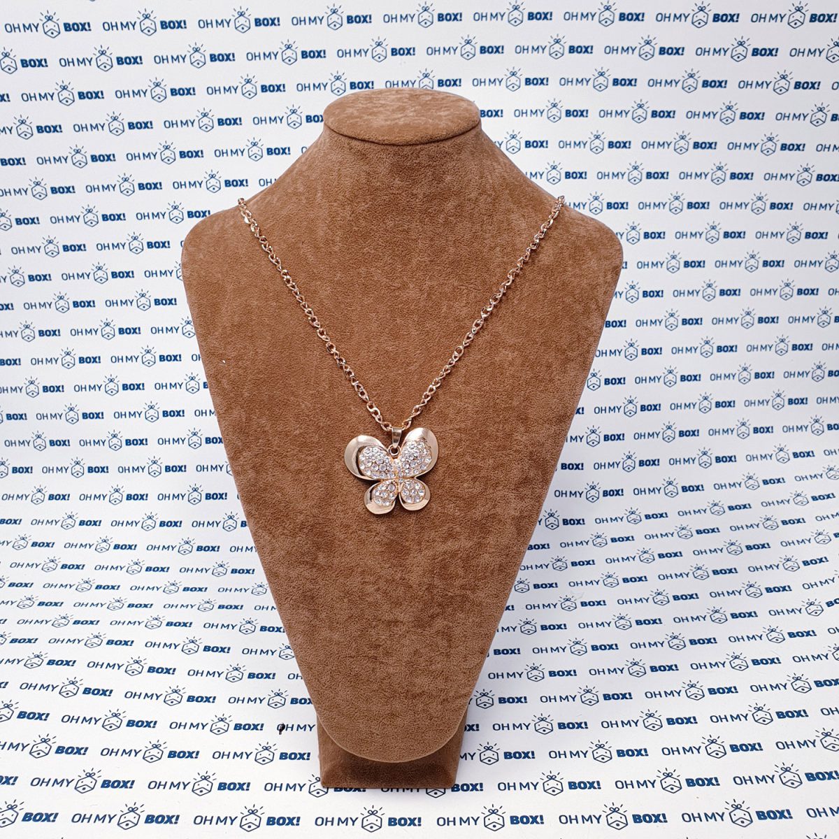 Long necklace with pendant - Butterfly