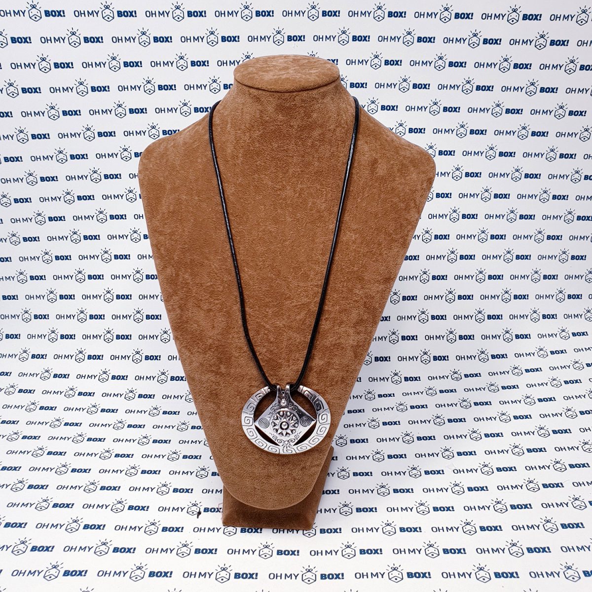 Long Leather necklace with pendant - Square In Circle