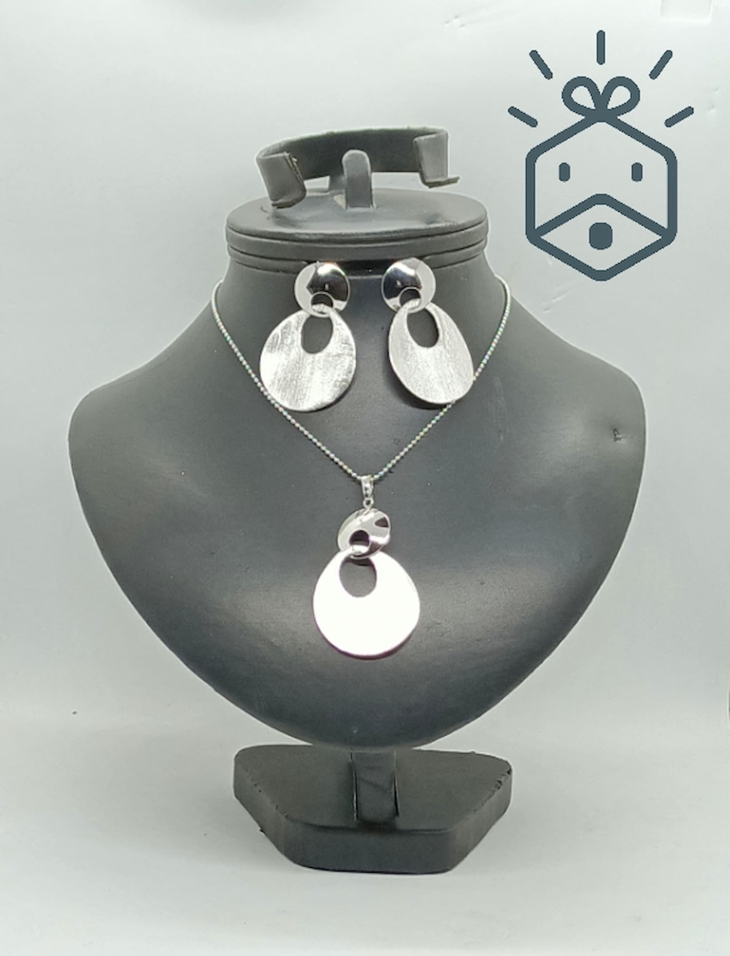 Brazilian Pendant And Earrings - Flat Circle