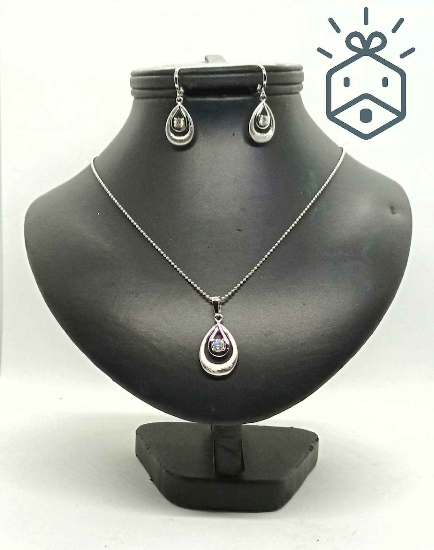 Brazilian Pendant And Earrings - Tear Drop