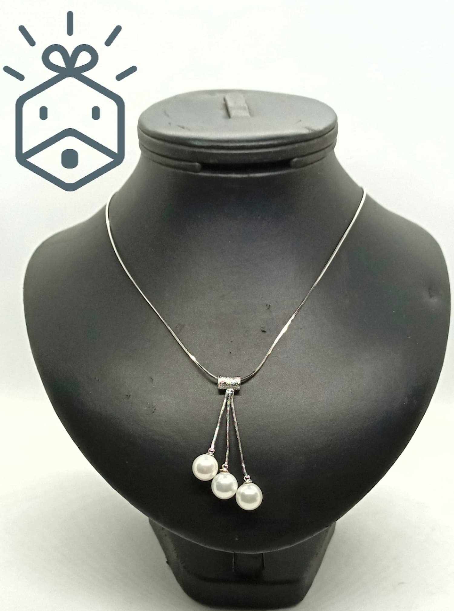 Necklace - 3 Pearls