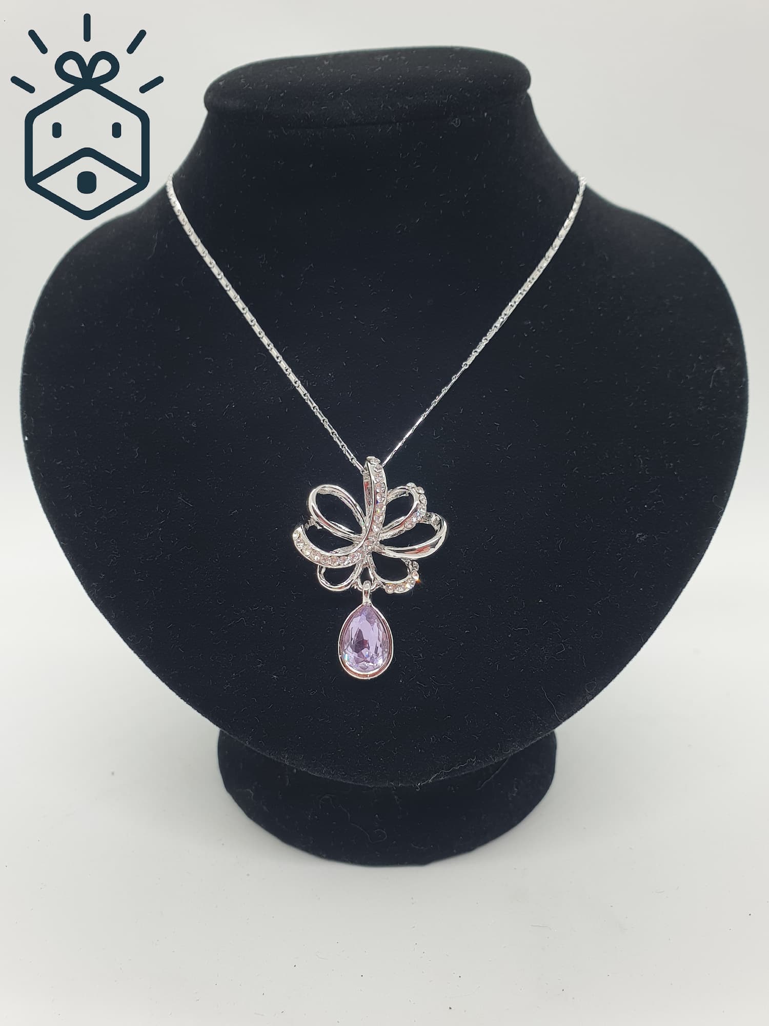 Necklace With Pendant - Flower With Drop